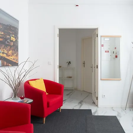 Πανσιόν Porto Studios *