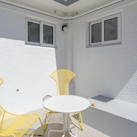 Πανσιόν Porto Studios *